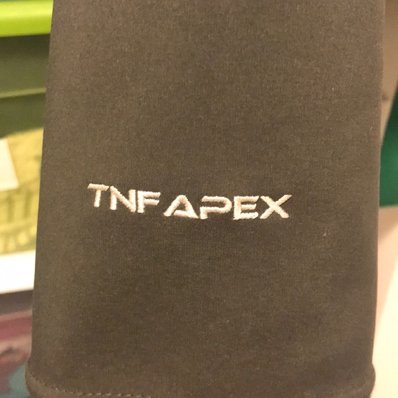 Men’s north face jacket - Picture 3 of 3